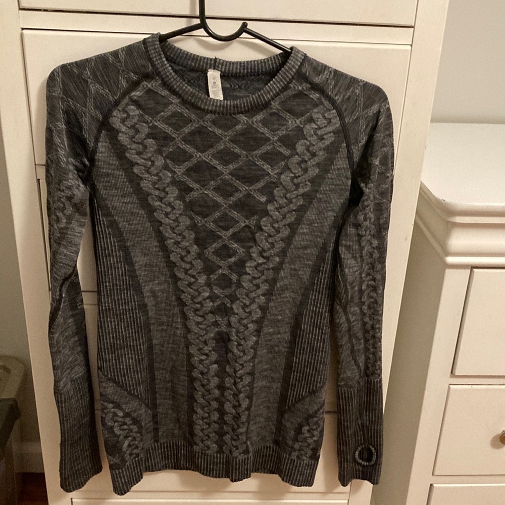 Lululemon Athletics Womens Long Sleeve top- hardly worn